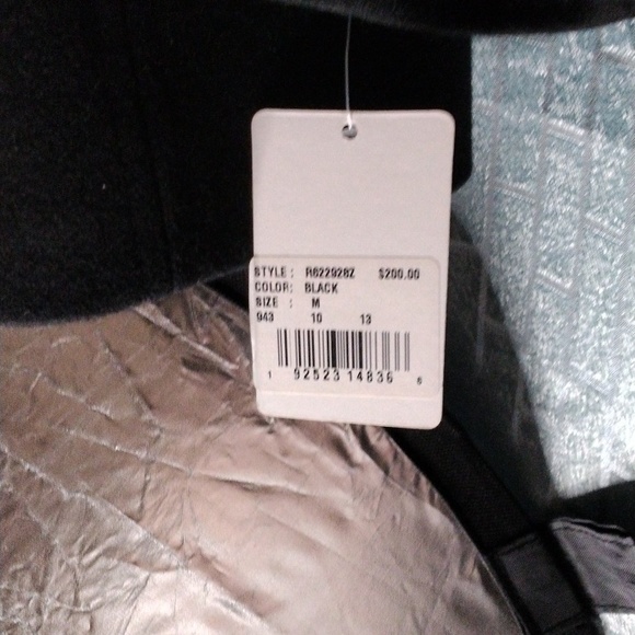 Women's Coat - Picture 3 of 4